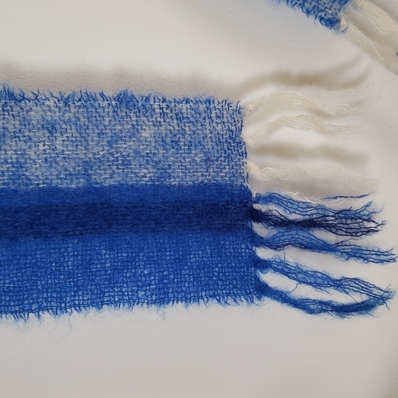 Winklemans made in England mohair and wool blend blue fringe scarf - Picture 2 of 6
